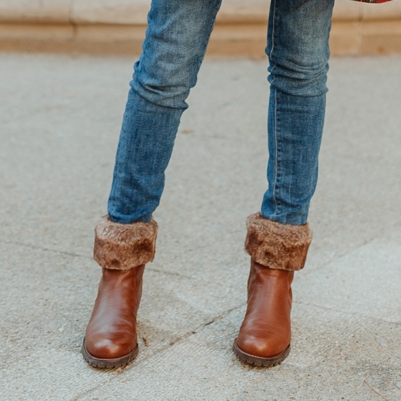 Lands' End Shoes - NWOT Lands’ End brown faux fur cuffed booties